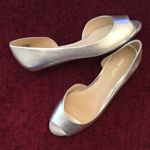 Nine West Bachloret Flat Metallic Silver Size 7.5